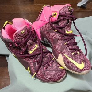 Nike LeBron James 12 Double Helix Mens Size 7 684593-607 Beat Purple/pink Shoes